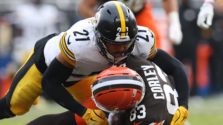 Former Pittsburgh Steelers defensive back Chuck Clark (21).