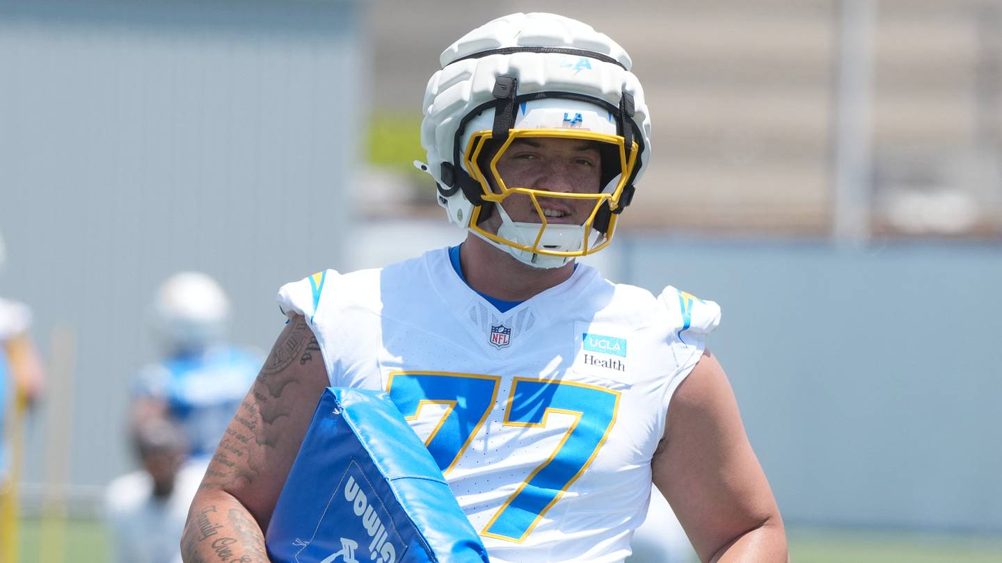 Khalil Mack just made Travis Burke a Chargers fan favorite without even trying