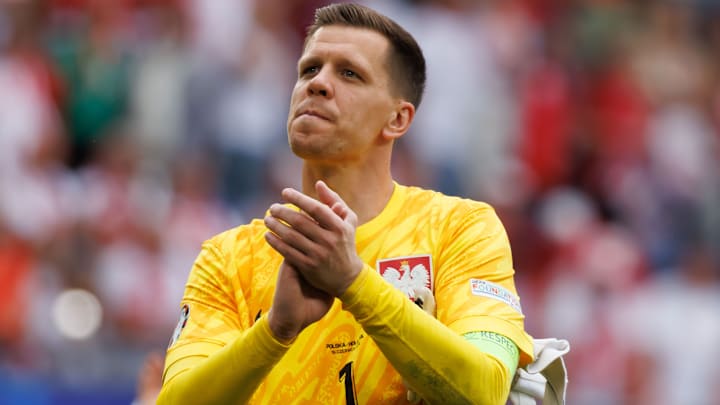 Wojciech Szczesny a rejoint le Barça libre de tout contrat. Wojciech Szczesny a rejoint le Barça libre de tout contrat.