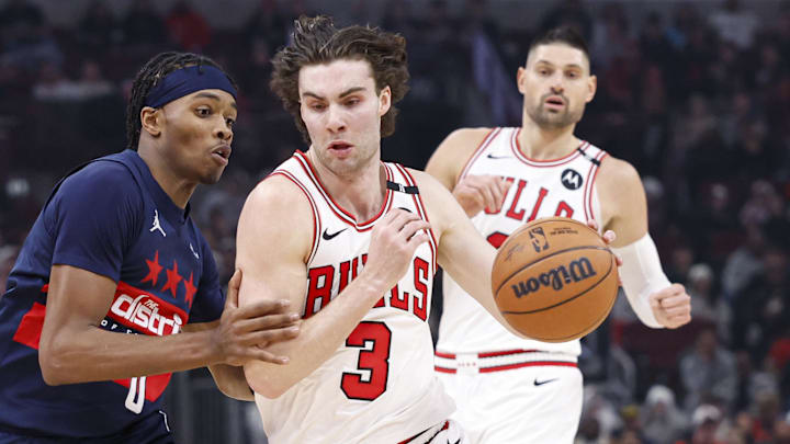Jan 10, 2025; Chicago, Illinois, USA; Chicago Bulls guard Josh Giddey (3) drives to the basket against the Washington Wizards during the first half at United Center. Mandatory Credit: Kamil Krzaczynski-Imagn Images