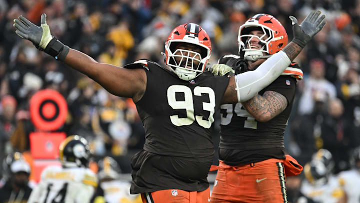 Dec 28, 2025; Cleveland, Ohio, USA; Cleveland Browns defensive tackle Shelby Harris (93) reacts in the fourth quarter against the Pittsburgh Steelers at Huntington Bank Field. Mandatory Credit: Ken Blaze-Imagn Images Dec 28, 2025; Cleveland, Ohio, USA; Cleveland Browns defensive tackle Shelby Harris (93) reacts in the fourth quarter against the Pittsburgh Steelers at Huntington Bank Field. Mandatory Credit: Ken Blaze-Imagn Images