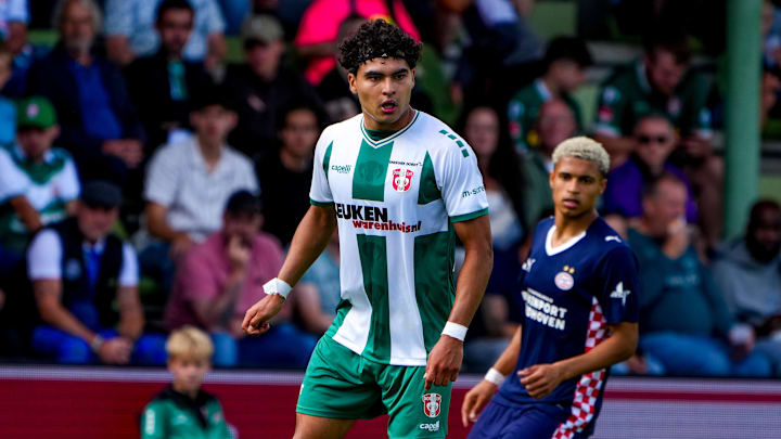 Stephano Carrillo con el FC Dordrecht 