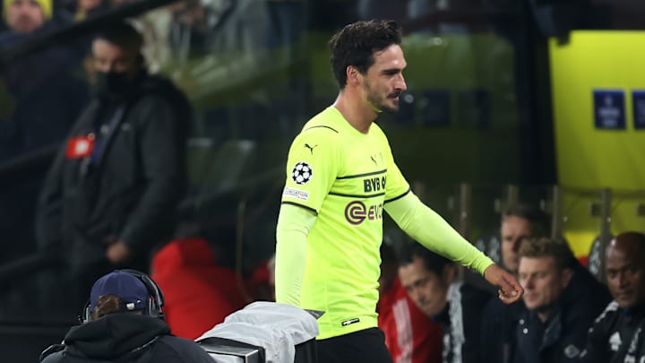 Mats Hummels bleibt nach seinem Platzverweis gegen Ajax Amsterdam gesperrt