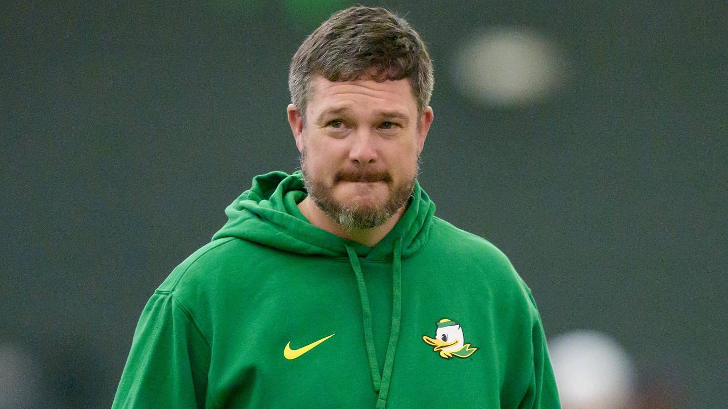 Oregon Turns Heads With Surprise Recruiting Visitor