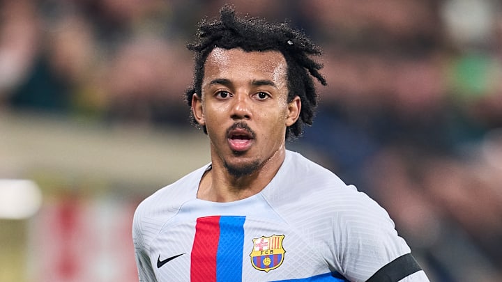 Jules Koundé est le malheureux responsable du deuxième but de Manchester United Jules Koundé est le malheureux responsable du deuxième but de Manchester United