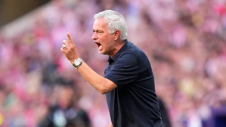 José Mourinho war wütend auf den Schiedsrichter und den VAR José Mourinho war wütend auf den Schiedsrichter und den VAR