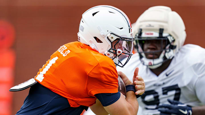 Auburn Tigers quarterback Jackson Arnold is a threat with his legs as well as his arm. 