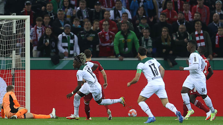 Borussia Mönchengladbach v Bayern München - DFB Cup: Second Round