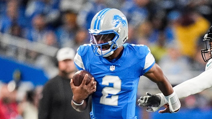 Detroit Lions quarterback Hendon Hooker (2).