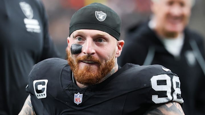 Sep 28, 2025; Paradise, Nevada, USA; Las Vegas Raiders defensive end Maxx Crosby (98) warms up prior to the game against the Chicago Bears at Allegiant Stadium. Mandatory Credit: Kiyoshi Mio-Imagn Images Sep 28, 2025; Paradise, Nevada, USA; Las Vegas Raiders defensive end Maxx Crosby (98) warms up prior to the game against the Chicago Bears at Allegiant Stadium. Mandatory Credit: Kiyoshi Mio-Imagn Images