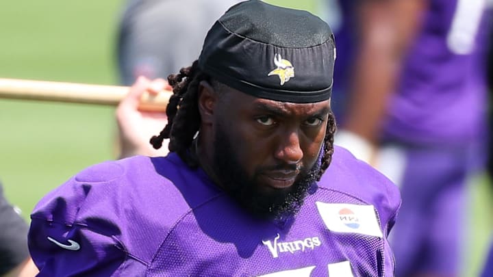 Minnesota Vikings guard Donovan Jackson