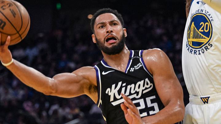 Oct 10, 2026; San Francisco, California, USA;  Sacramento Kings guard Ben Simmons (25) goes for a layup against Golden State Warriors center Al Horford (20) during the first quarter at Chase Center.  Mandatory Credit: Justine Willard-Imagn Images