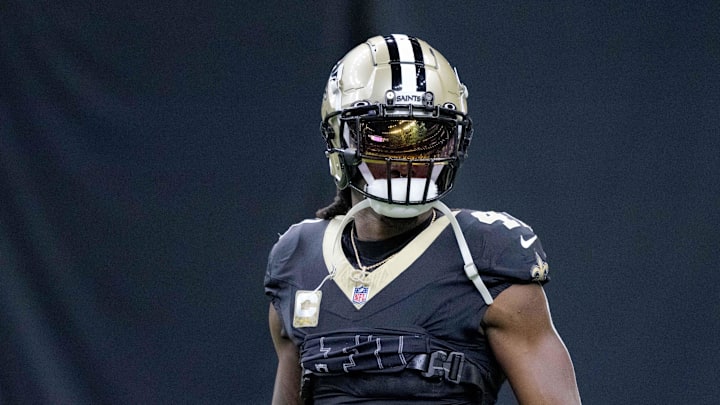 Nov 10, 2024; New Orleans, Louisiana, USA; New Orleans Saints running back Alvin Kamara (41) warms up before a game against the Atlanta Falcons at Caesars Superdome. Mandatory Credit: Matthew Hinton-Imagn Images Nov 10, 2024; New Orleans, Louisiana, USA; New Orleans Saints running back Alvin Kamara (41) warms up before a game against the Atlanta Falcons at Caesars Superdome. Mandatory Credit: Matthew Hinton-Imagn Images