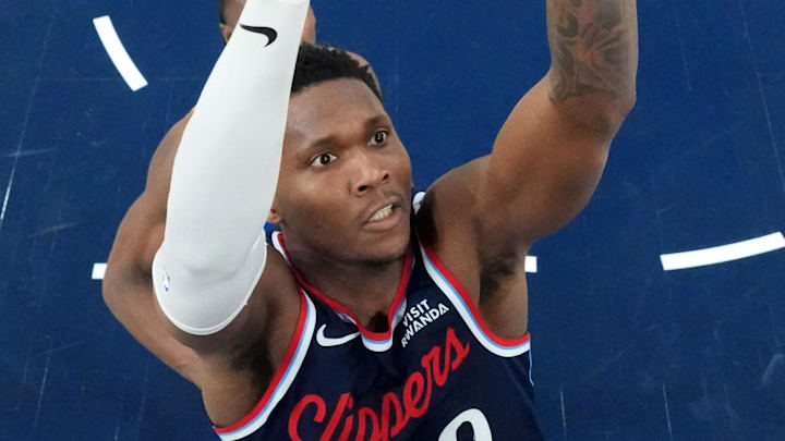 Mar 4, 2026; Inglewood, California, USA; LA Clippers guard Bennedict Mathurin (9) dunks the ball against the Indiana Pacers in the second half at Intuit Dome. Mandatory Credit: Kirby Lee-Imagn Images