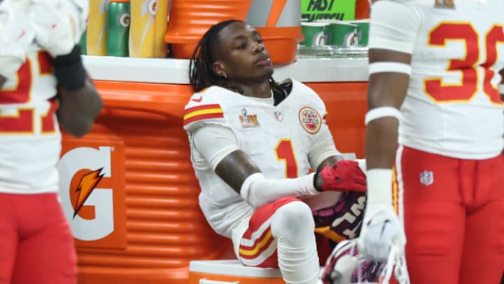 Feb 9, 2025; New Orleans, LA, USA; Kansas City Chiefs players including Kansas City Chiefs wide receiver Xavier Worthy (1) react from the sideline in the fourth quarter against the Philadelphia Eagles in Super Bowl LIX at Ceasars Superdome. Mandatory Credit: Stephen Lew-Imagn Images