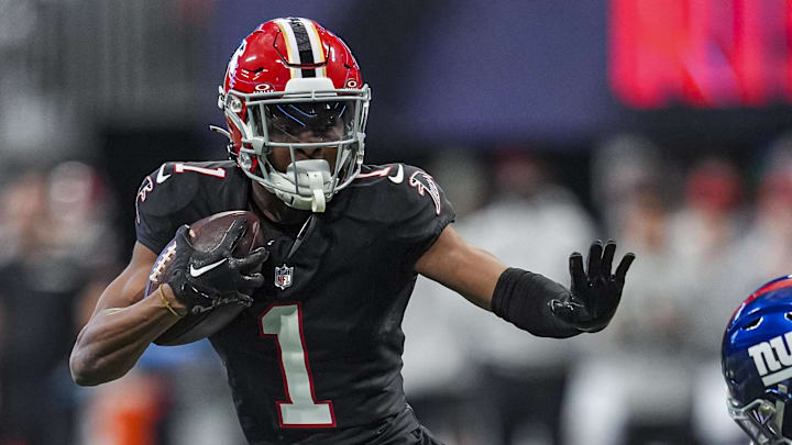 Atlanta Falcons wide receiver Darnell Mooney is questionable to play Sunday vs. the Carolina Panthers. Atlanta Falcons wide receiver Darnell Mooney is questionable to play Sunday vs. the Carolina Panthers.