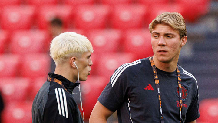 Juventus are interested in acquiring Manchester United's Alejandro Garnacho, left, and Rasmus Hojlund