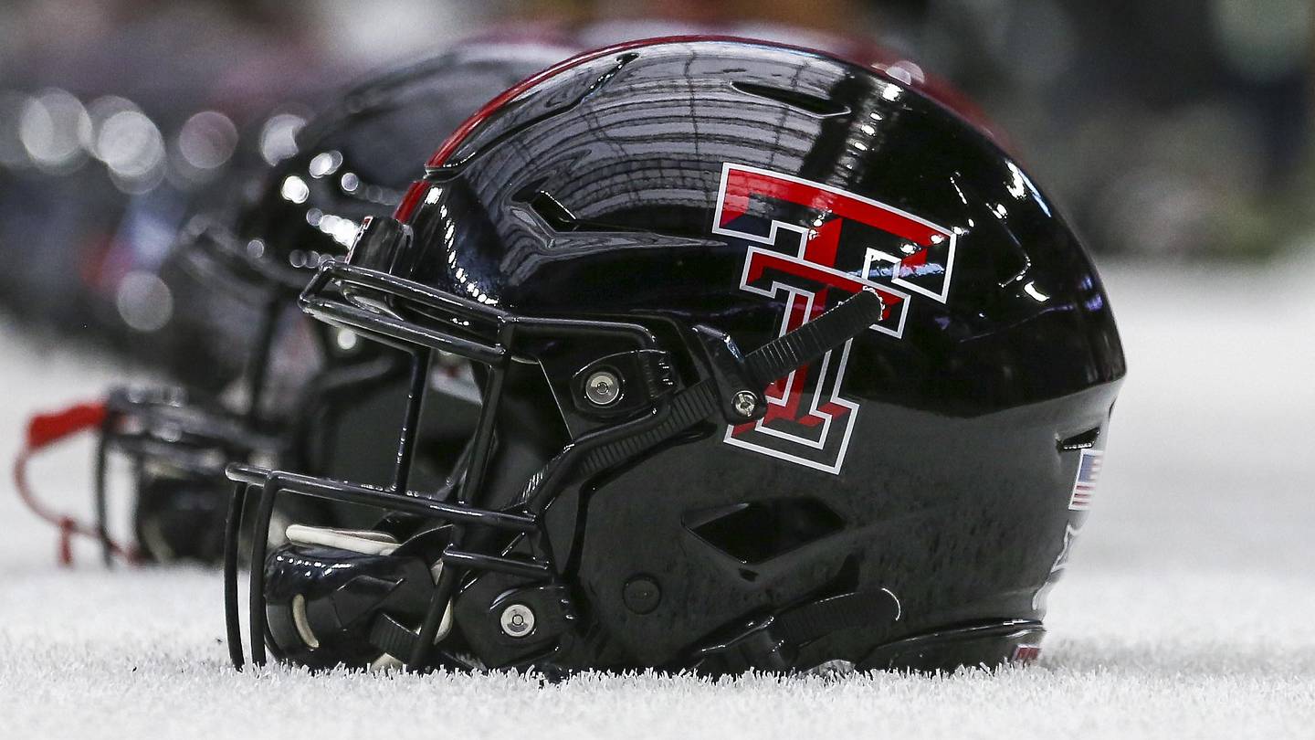 Texas Tech offers four-star defender currently committed to Big Ten school