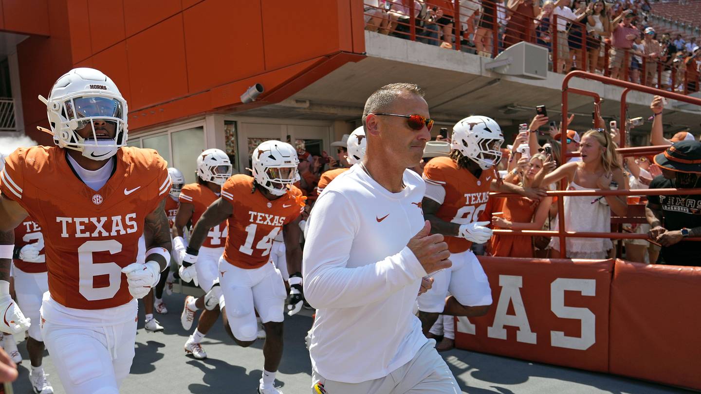 Texas Longhorns Stock Report: Who Helped and Hurt Themselves vs. Texas State