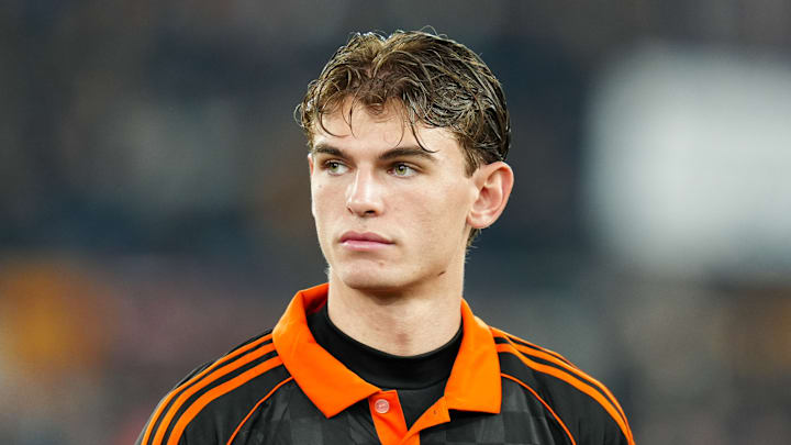 Nico Paz s'est révélé l'année dernière. Nico Paz s'est révélé l'année dernière.