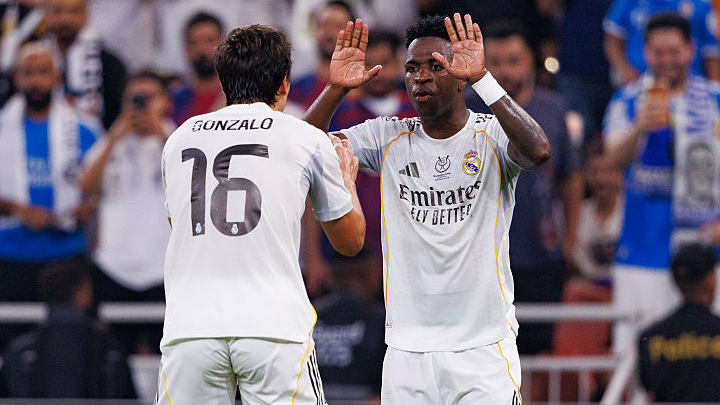 Vinicius Junior (right) and Gonzalo García could get the nod in the first game of the Álvaro Arbeloa era. 