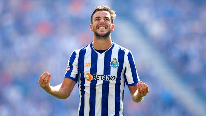 Manchester City are interested in Porto midfielder Nico Gonzalez