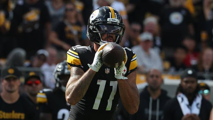Sep 13, 2026; Pittsburgh, Pennsylvania, USA; Pittsburgh Steelers wide receiver Michael Pittman Jr. (11) makes a catch during the fourth quarter against the Atlanta Falcons at Acrisure Stadium. Mandatory Credit: Charles LeClaire-Imagn Images Sep 13, 2026; Pittsburgh, Pennsylvania, USA; Pittsburgh Steelers wide receiver Michael Pittman Jr. (11) makes a catch during the fourth quarter against the Atlanta Falcons at Acrisure Stadium. Mandatory Credit: Charles LeClaire-Imagn Images