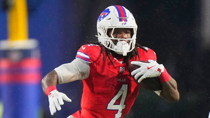 Bills running back James Cook III had 116 rushing yards and 21.9 fantasy points in a Week 12 contest in 2025.