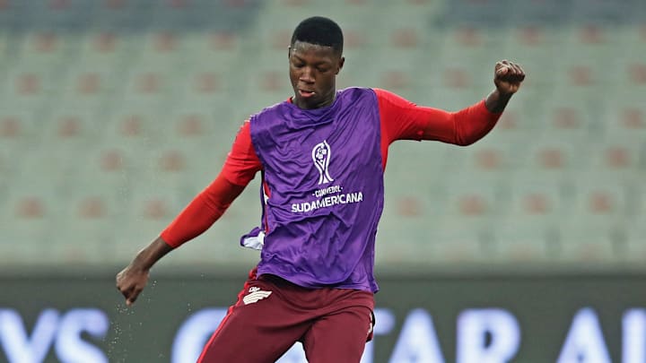 Matheus Babi deixará o Athletico-PR rumo ao Juventude