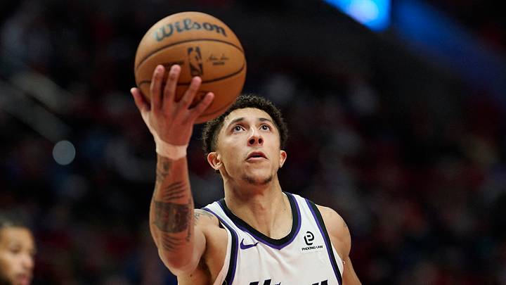 Apr 12, 2026; Portland, Oregon, USA; Sacramento Kings guard Nique Clifford (5) scores a layup during the second half against Portland Trail Blazers guard Shaedon Sharpe (17) at Moda Center. Mandatory Credit: Troy Wayrynen-Imagn Images Apr 12, 2026; Portland, Oregon, USA; Sacramento Kings guard Nique Clifford (5) scores a layup during the second half against Portland Trail Blazers guard Shaedon Sharpe (17) at Moda Center. Mandatory Credit: Troy Wayrynen-Imagn Images