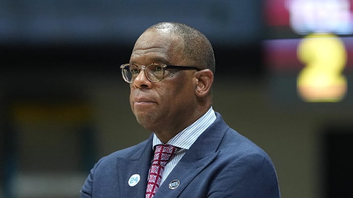 Jan 17, 2026; Berkeley, California, USA; North Carolina Tar Heels head coach Hubert Davis during the second half against the California Golden Bears at Haas Pavilion. Mandatory Credit: Darren Yamashita-Imagn Images