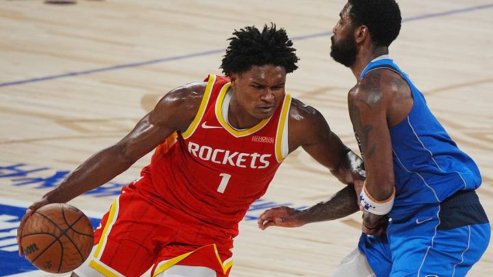 Basketball - NBA - Preseason - China Games 2026 - Houston Rockets v Dallas Mavericks - The Venetian Arena, Macao, China - October 11, 2026 Houston Rockets' Amen Thompson in action with Dallas Mavericks' Kyrie Irving REUTERS/Lam Yik Basketball - NBA - Preseason - China Games 2026 - Houston Rockets v Dallas Mavericks - The Venetian Arena, Macao, China - October 11, 2026 Houston Rockets' Amen Thompson in action with Dallas Mavericks' Kyrie Irving REUTERS/Lam Yik