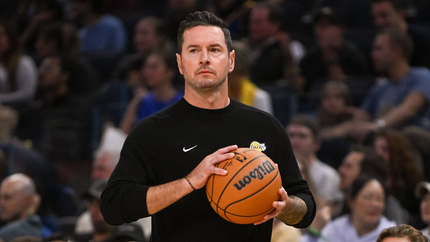 3 Takeaways From Lakers’ Preseason Loss to Warriors