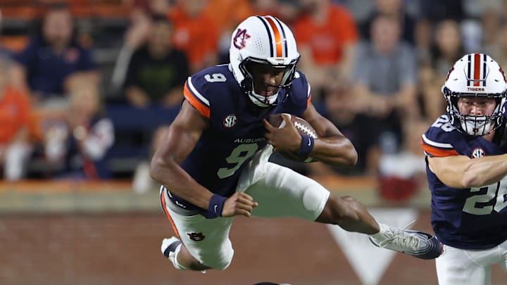 Auburn Tigers quarterback Deuce Knight headlined the team's 2025 recruiting class. Auburn Tigers quarterback Deuce Knight headlined the team's 2025 recruiting class.