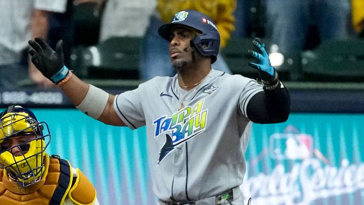 World Series - Tampa Bay Rays v Milwaukee Brewers - Game 2 World Series - Tampa Bay Rays v Milwaukee Brewers - Game 2