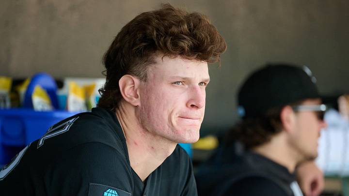 May 24, 2026; San Francisco, California, USA; Chicago White Sox starting pitcher Noah Schultz (22) looks on in the dugout in the top of the first inning against the San Francisco Giants at Oracle Park. Mandatory Credit: Robert Edwards-Imagn Images