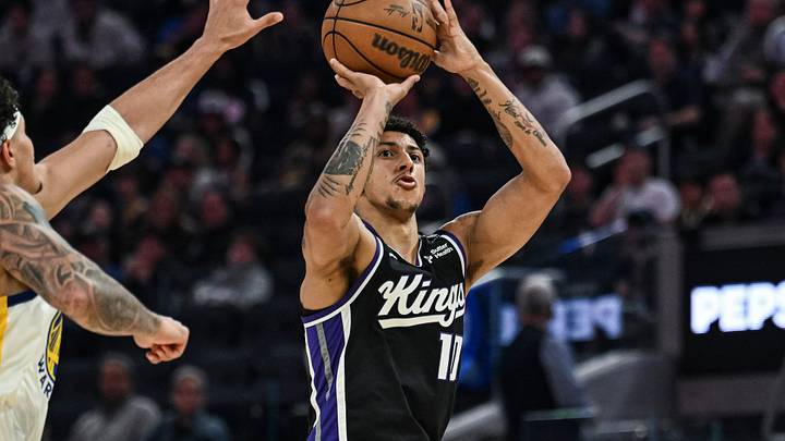 Oct 10, 2026; San Francisco, California, USA; Sacramento Kings guard/forward Nique Clifford (10) shoots during the first quarter against the against the Golden State Warriors at Chase Center. Mandatory Credit: Justine Willard-Imagn Images Oct 10, 2026; San Francisco, California, USA; Sacramento Kings guard/forward Nique Clifford (10) shoots during the first quarter against the against the Golden State Warriors at Chase Center. Mandatory Credit: Justine Willard-Imagn Images