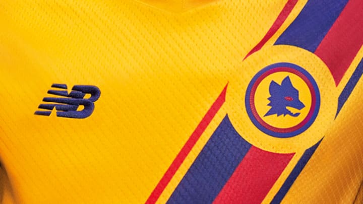 La terza maglia della Roma 2021/22