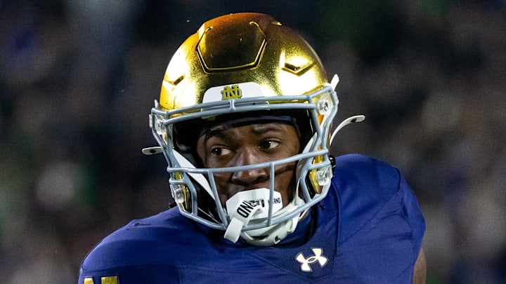 Notre Dame Fighting Irish running back Jadarian Price runs the ball.