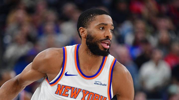 Mar 9, 2026; Inglewood, California, USA; New York Knicks guard Mikal Bridges (25) moves the ball up court against the Los Angeles Clippers during the first half at Intuit Dome. Mandatory Credit: Gary A. Vasquez-Imagn Images Mar 9, 2026; Inglewood, California, USA; New York Knicks guard Mikal Bridges (25) moves the ball up court against the Los Angeles Clippers during the first half at Intuit Dome. Mandatory Credit: Gary A. Vasquez-Imagn Images