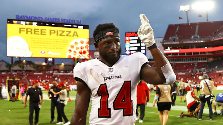 Tampa Bay Buccaneers wide receiver Chris Godwin greets the fans after they beat the Washington Commanders.