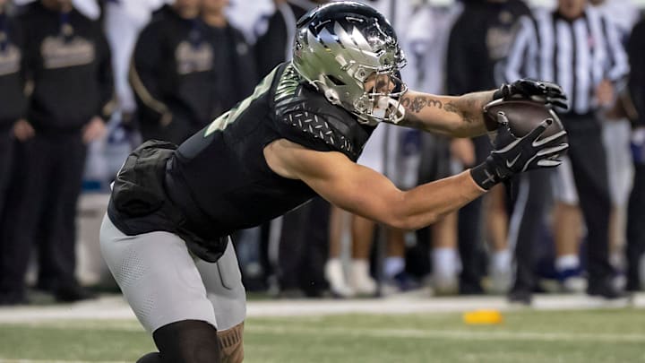 Oregon tight end Terrance Ferguson hauls in a catch as the No. 1 Oregon Ducks host the Washington Huskies Saturday, Nov. 30, 2024 at Autzen Stadium in Eugene, Ore.