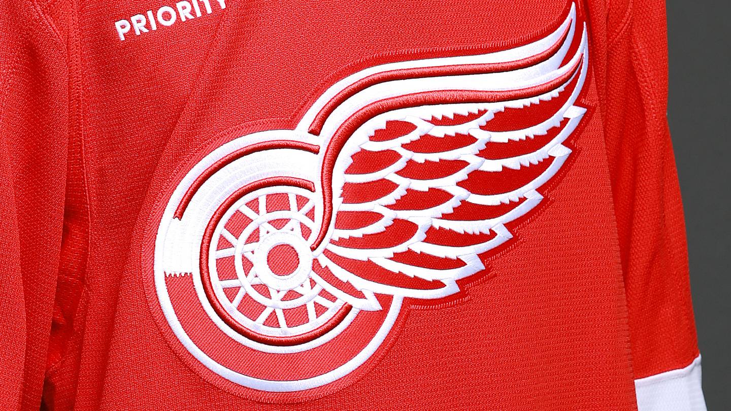 Red Wings Target Karlsson, Secure Gibson for Playoff Push