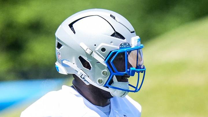 Detroit Lions edge Derrick Moore (9). Detroit Lions edge Derrick Moore (9).