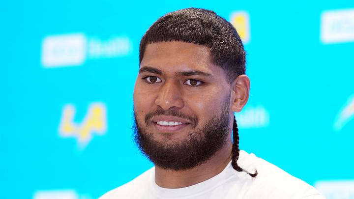 Los Angeles Chargers linebacker Tuli Tuipulotu Los Angeles Chargers linebacker Tuli Tuipulotu