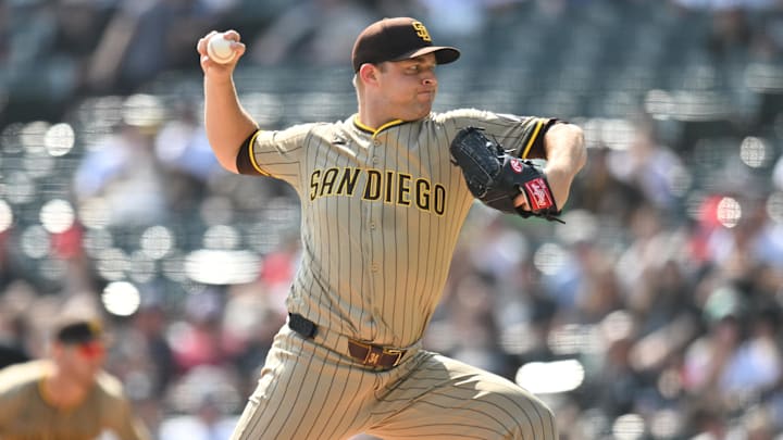Sep 21, 2025; Chicago, Illinois, USA; San Diego Padres starting pitcher Michael King (34) pitches against the Chicago White Sox during the first inning at Rate Field. Mandatory Credit: Patrick Gorski-Imagn Images
