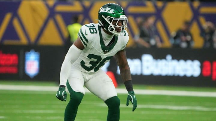 Safety Chuck Clark