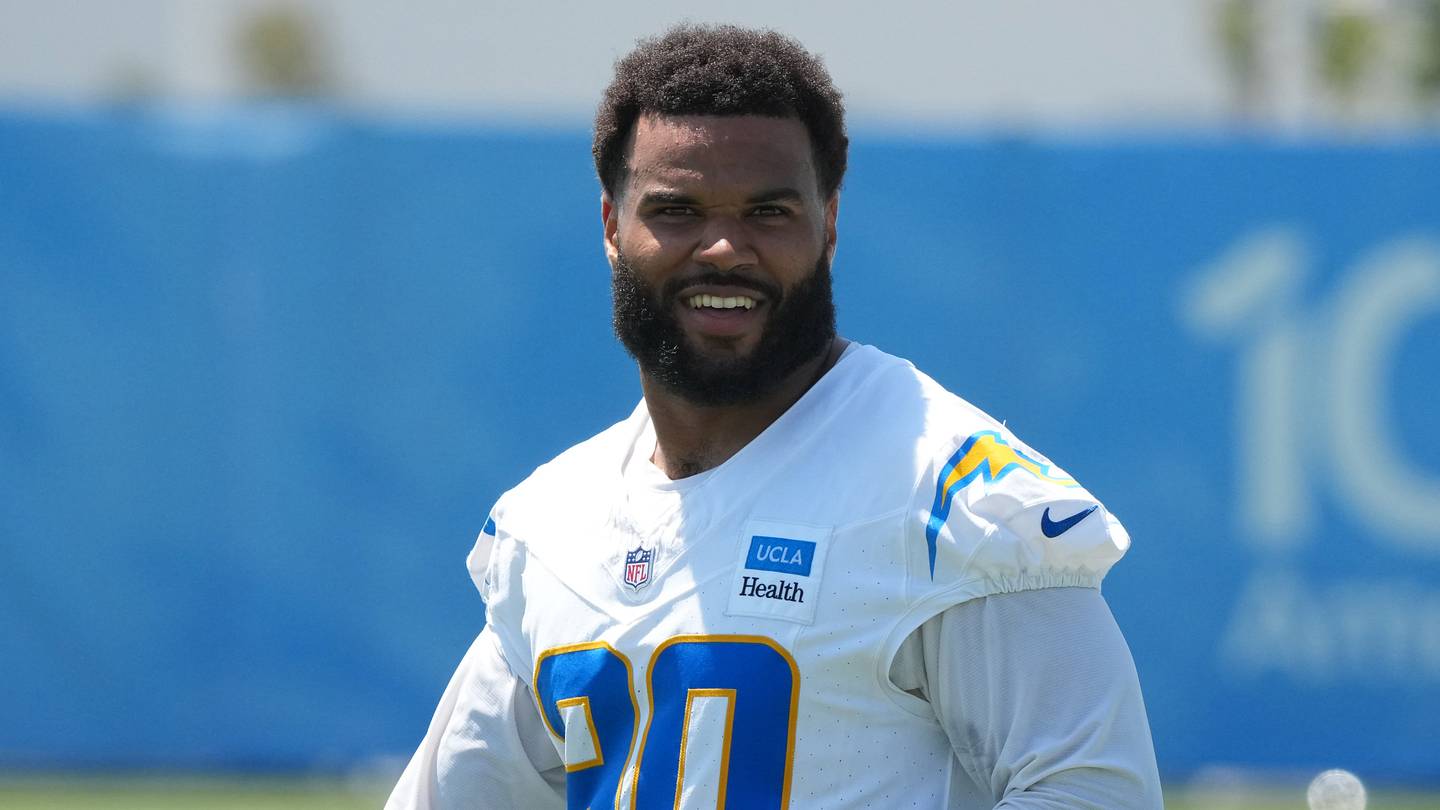Akheem Mesidor Cooks Joe Alt, LG Battle Narrows as Chargers Wrap Second Week of Camp