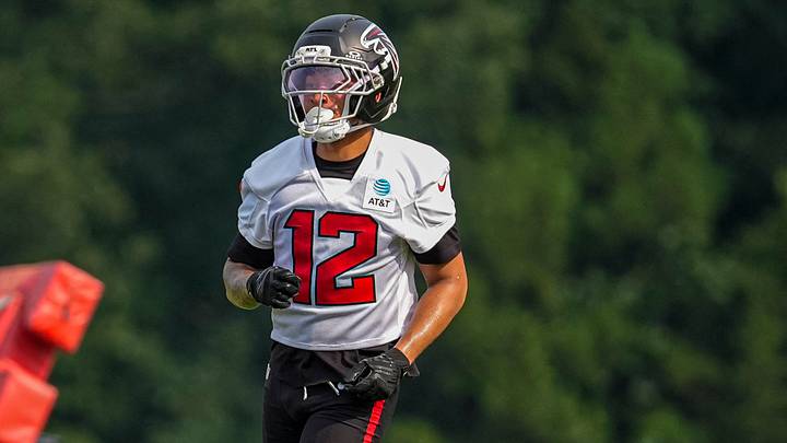 Atlanta Falcons cornerback Avieon Terrell Jr. 