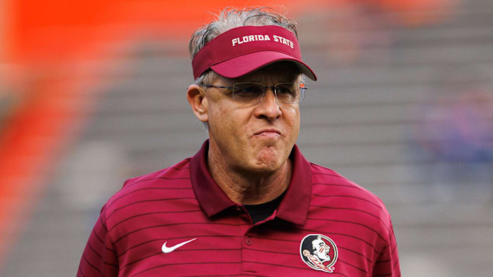 Nov 29, 2025; Gainesville, Florida, USA; Florida State Seminoles offensive coordinator Gus Malzahn looks on before a game against the Florida Gators at Ben Hill Griffin Stadium. Mandatory Credit: Matt Pendleton-Imagn Images Nov 29, 2025; Gainesville, Florida, USA; Florida State Seminoles offensive coordinator Gus Malzahn looks on before a game against the Florida Gators at Ben Hill Griffin Stadium. Mandatory Credit: Matt Pendleton-Imagn Images